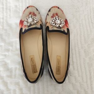 Size 8.5 Nine west flats